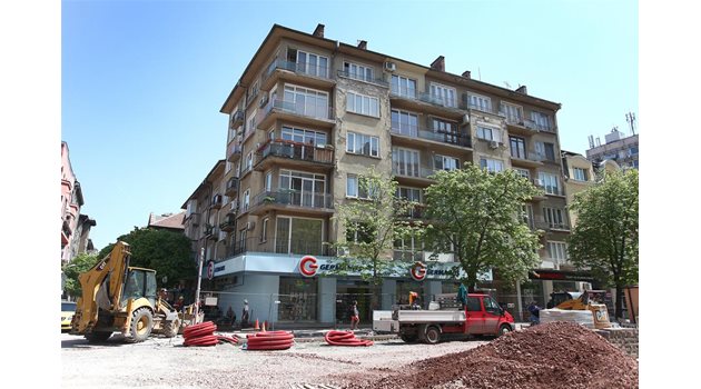 ИМОТ: На ул. "Витоша" в София четирите имат апартамент.
СНИМКИ: ВАСИЛ ПЕТКОВ