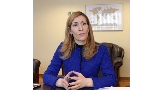 Министърът на туризма Николина Ангелкова СНИМКА: Архив