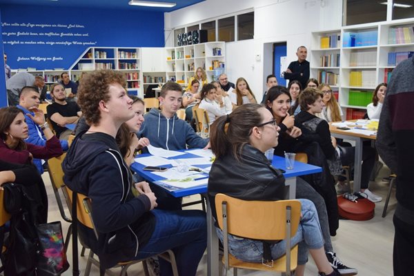 Учениците в Немската гимназия представят поредната си тематична проектна седмица. 
