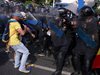 Румънски емигранти протестират в Букурещ срещу правителството, стигна се до сблъсъци