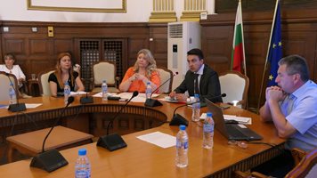 Министерството на земеделието оказва съдействие след запитвания от търговски вериги за връзка с български производители на плодове и зеленчуци