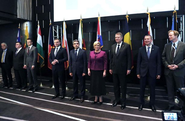 2015 г. в централата на ООН в Ню Йорк президентите на България, Хърватия, Румъния, Полша и делегации от общо 9 държави обявяват  инициатива за свързаност по направлението Север - Юг.