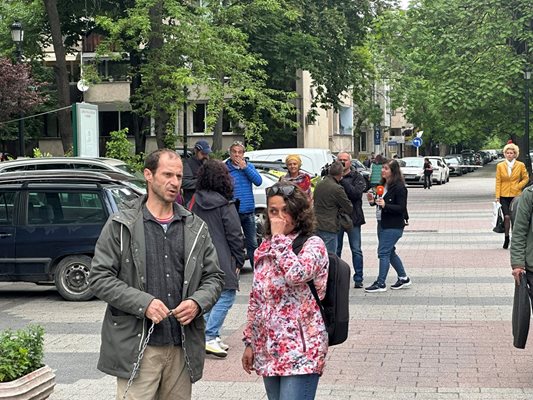 Защитниците на Галя Танева протестират за втори път днес.