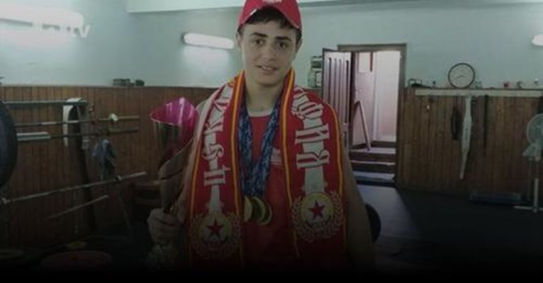 Насар като 13-годишен с шалче на ЦСКА