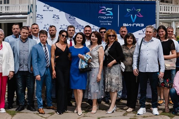 С изискано парти в голф клуб ”Св. София“  отпразнува "Ви-Газ" своята годишнина.