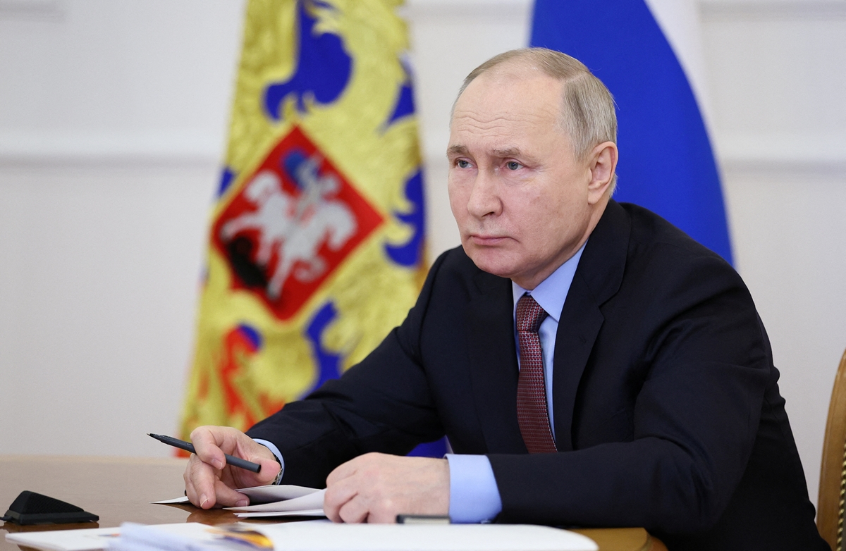 Путин за "откачения кучи син": За Русия ще е по-добре, ако Байдън е президент