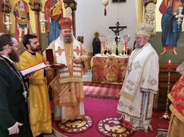 Старозагорският митрополит Киприан /вдясно/
Снимка: Архив
