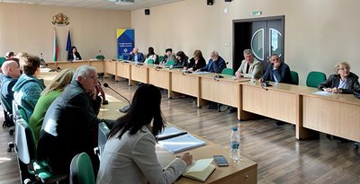 Комисия изготви и одобри Областната аптечна карта за Кюстендил.
