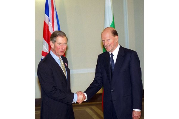 През март 2003 г. британският престолонаследник принц Чарлз гостува в България по покана на царя, тогава премиер, и на президента Георги Първанов.
