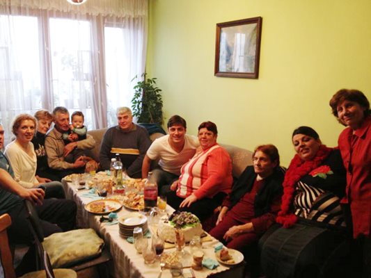 Карамазов е привързан към семейството си