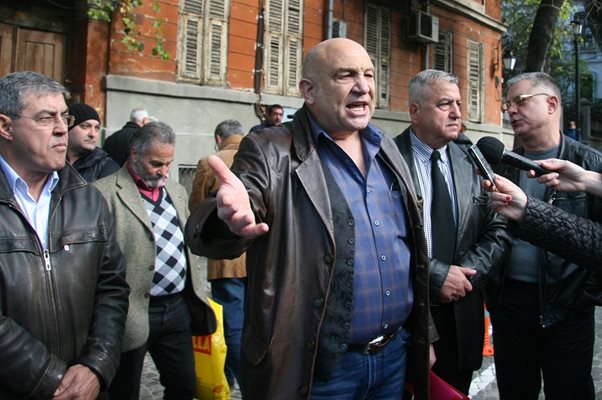 Председателят на сдружението на живеещите, работещите и инвеститорите в Стария град Борис Христов заяви, че готвят гражданско неподчинение