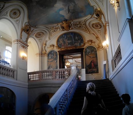 Тези стълби в Капитолия водят младоженците към ренесансова зала за сключване на бракове.
