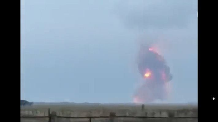 Взрив в руска база от тази сутрин СНИМКА: Туитър/mrsorooka