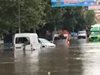 "Суперклетка" причинила потопа в Истанбул, 
има опасност от бури и днес