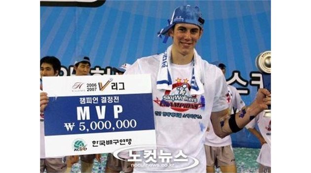 ПОБЕДИТЕЛ: И през двата сезона, през които играе в Корея, Рууни е обявен за MVP на първенството.