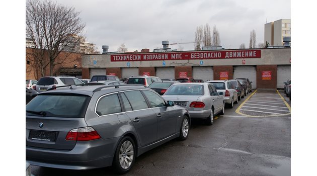 България ще направи опит да забрани вноса на стари дизелови коли от 2021 г.