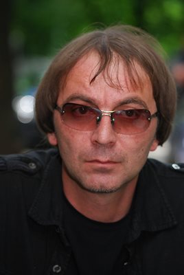 Елин Рахнев, писател и драматург