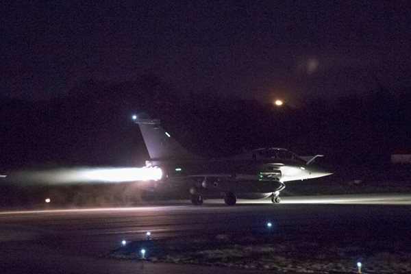 Американски самолети излитат от базите си в Сирия
