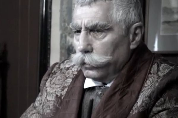 Валентин Танев в ролята на Вазов в лентата “Театър по време на пандемия”