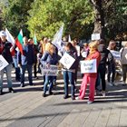 Близките на Иван Тилев от Пазарджик се събраха пред пловдивската съдебна палата, за да го подкрепят. Снимки и видео: Авторът