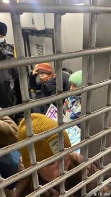 Деца в Русия задържани заради протест срещу войната в Украйна
СНИМКИ: Facebook/Ilya Yashin 
