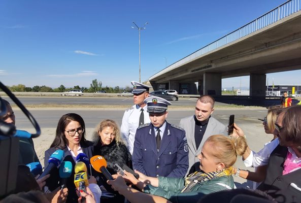 Прокурорите Събина Христова, Десислава Петрова и Христо Кръстев с повече подробности за жестоката катастрофа.