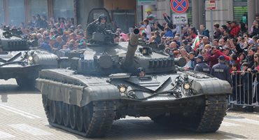 По чешка схема наши танкове и самолети са в Украйна от май, когато премиер е Петков