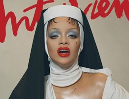 Риана изуми със скандална снимка на корицата на списание Interview, на която влиза в образа на монахиня Снимка: Instagram/@badgalriri