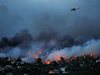 Огромният пожар в Гърция още бушува, вижте телефон за връзка с посолството ни в Атина