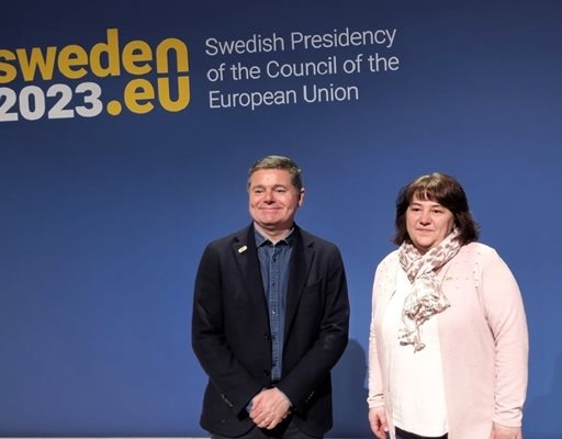 Росица Велкова се е срещнала с председателя на Еврогрупата Паскал Донахю в Стокхолм.