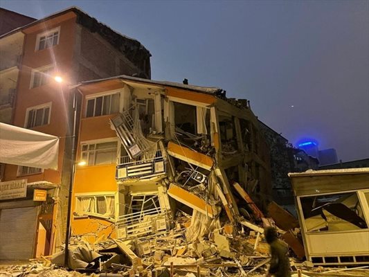 Разрушителното земетресение в Турция СНИМКА: Ройтерс