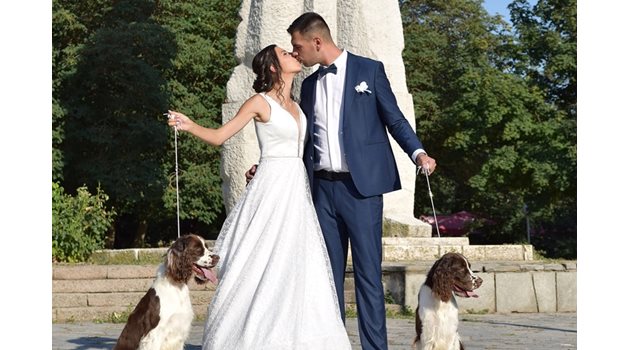 Ивайло Данаилов със съпругата си Христина като младоженци на 25 юли 2021 година. Снимки: ФБ
