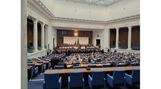 Ако изборите бяха днес 7 партии влизат в парламента, твърди "Медиана".