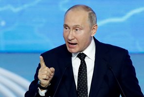 Владимир Путин на конгреса на партията "Единна Русия" в Москва СНИМКА: Ройтерс