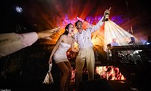 Луда гръцка сватба вдигна Спас Русев за дъщеря си Криста-Мария в кралска вила (Снимки)