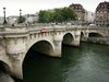 Мъж се самоуби, като скочи от моста Пон Ньоф в Париж