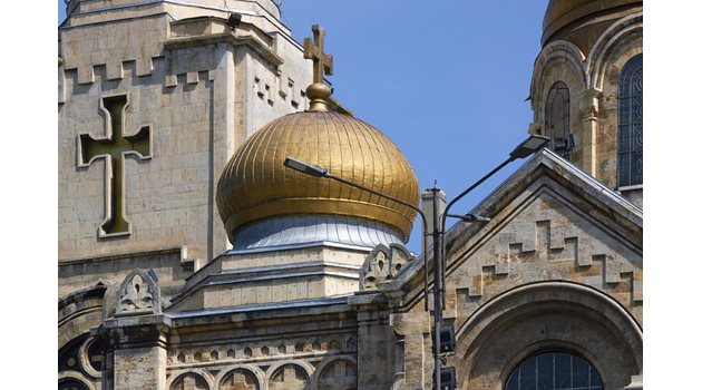 Варненската катедрала "Успение Богородично". Снимка: Пиксабей