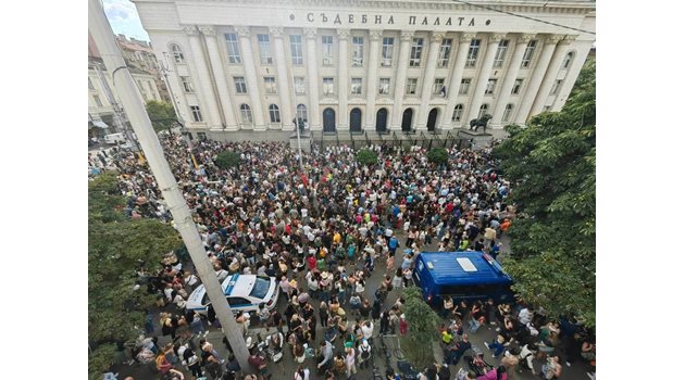 Около престъплението в Стара Загора ярко личи все още не само пламенния, но и племенния ни нрав. СНИМКА: Румяна Тонева