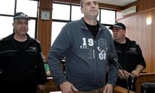 Прокуратурата повдигна обвинение на полицая Караджов за убийството на родителите му