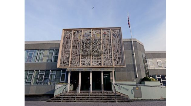 Съдът в Плимут, където бе процесът срещу българина.
