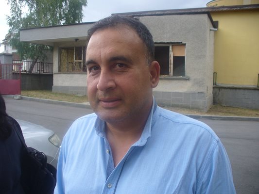 Ромският медиатор Ганчо Илиев работи от години в старозагорския квартал "Лозенец" и се ползва с доверието на местната общност.