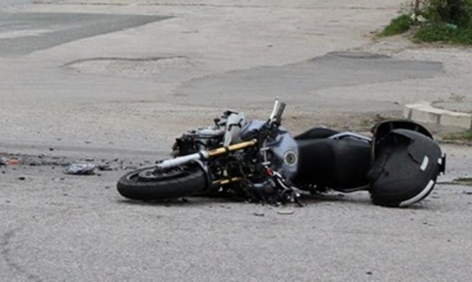 Моторист в болница след падане на състезание