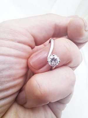 Годежен пръстен с диамант