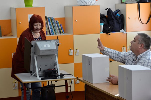 До днес българите в чужбина могат да подават заявления за гласуване на изборите
