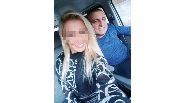 Иван легализирал връзката с приятелката си, като качил снимки в социалната мрежа.