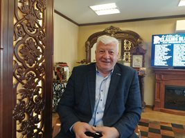 Здравко Димитров, бивш кмет на Пловдив, в офиса на своя бизнесцентър.
