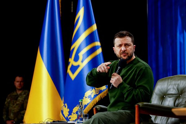 Зеленски: Трябва да се борим за възстановяване на украинския контрол над Крим