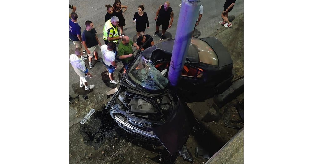 Heavy accident in Plovdiv, BMW wrapped around a pole (Updated, photos)