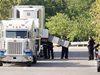 Повдигат обвинения на шофьора на камиона с мигранти, намерен в Тексас

