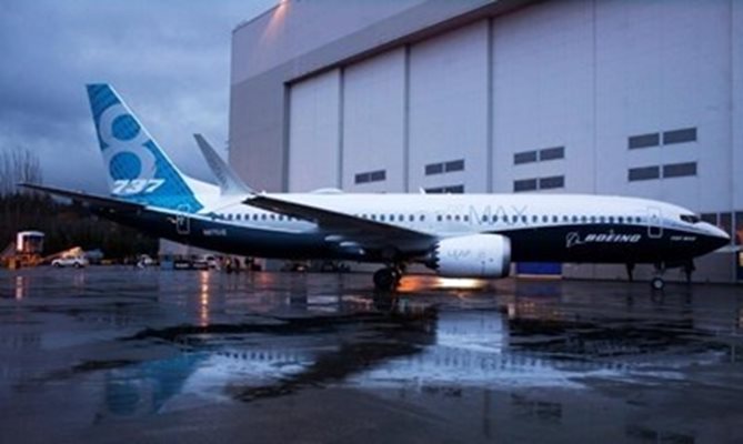 "Боинг" 737 МАКС бил "конструиран от клоуни под управлението на маймуни"